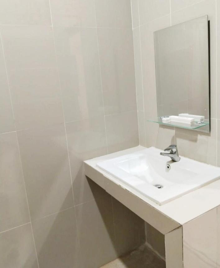 Khariz Hotel بوغيتّينغي المظهر الخارجي الصورة